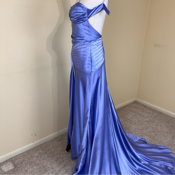 CACHE periwinkle 100% silk gown with train and pleating at hips - Picture 5 of 11